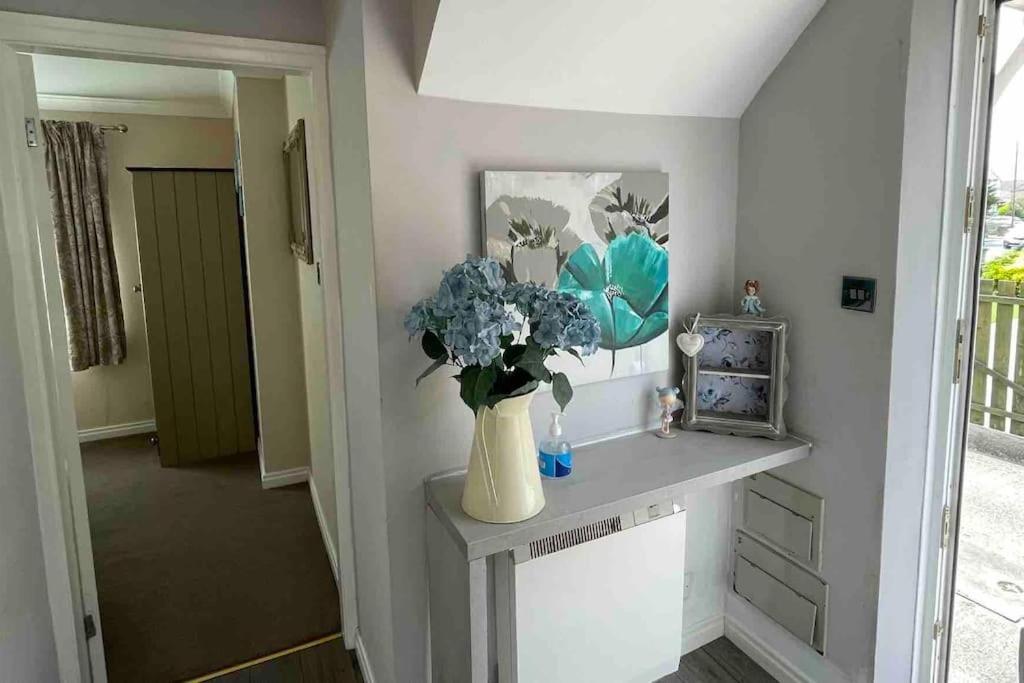 Cayton Village Hide Away Εξωτερικό φωτογραφία