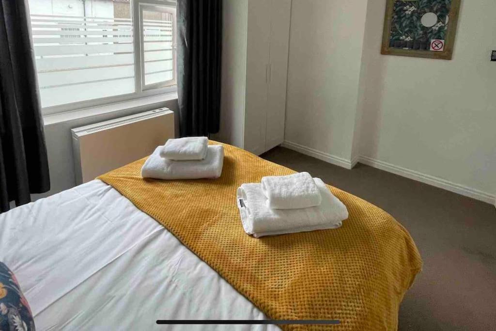 Cayton Village Hide Away Εξωτερικό φωτογραφία